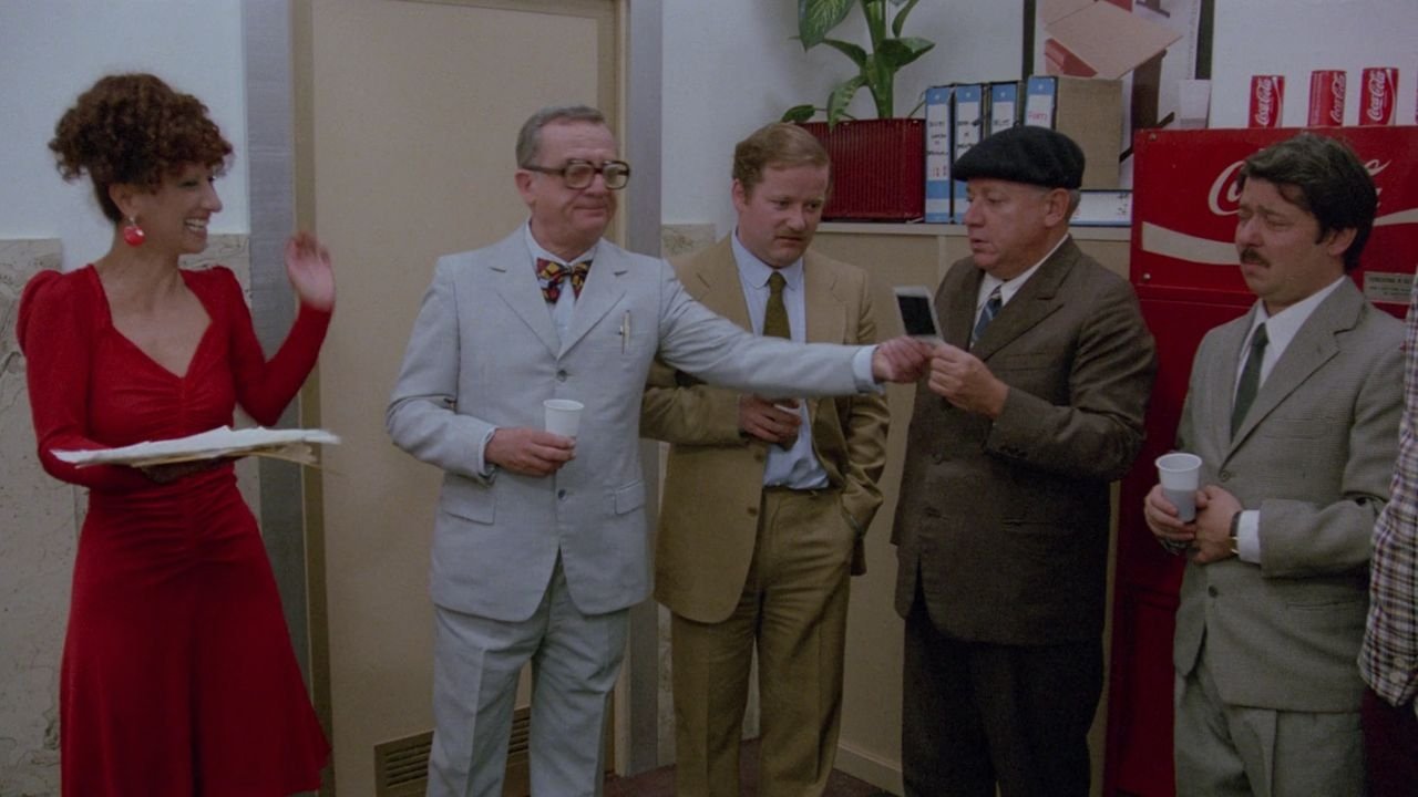 Fantozzi Still Suffers (1983) backdrop artwork