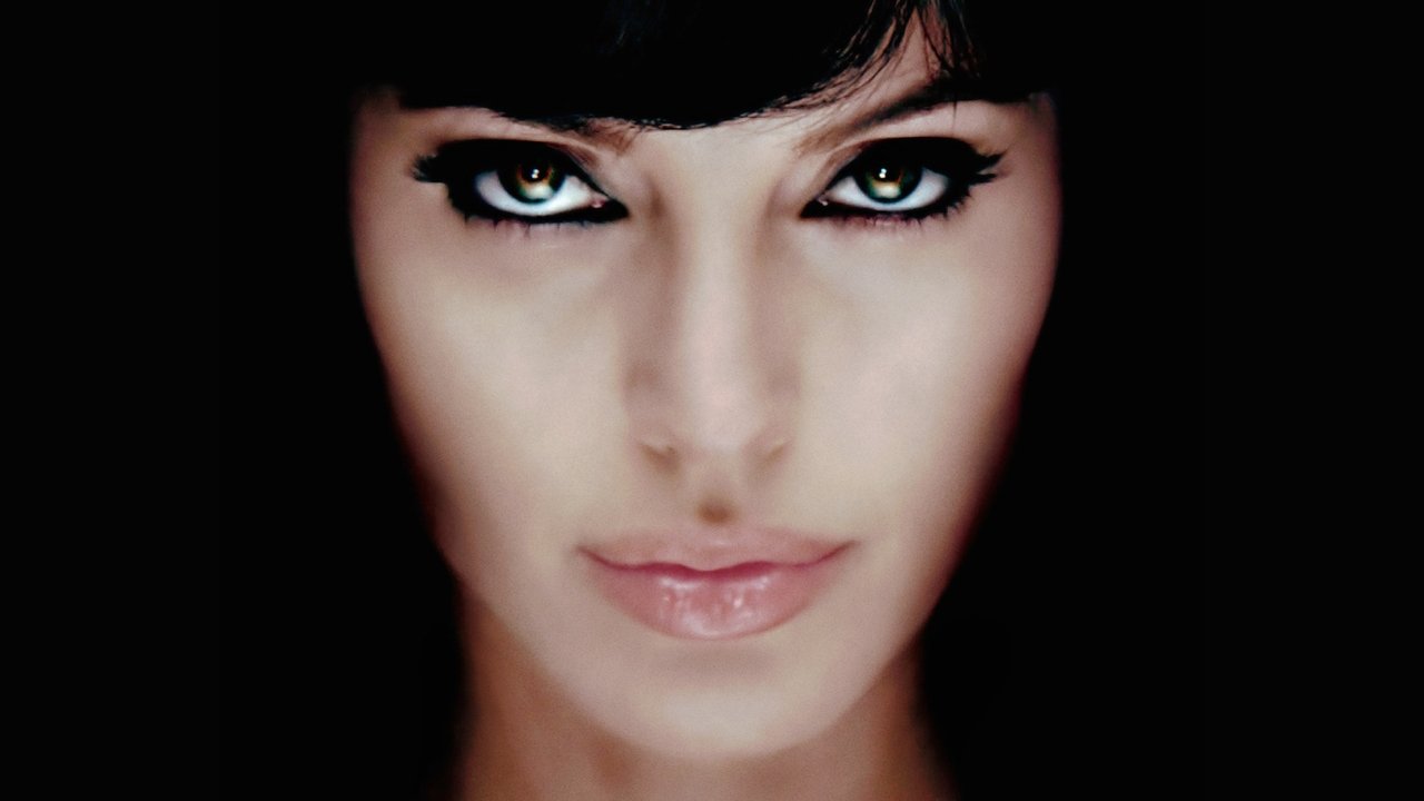 Salt (2010) backdrop artwork