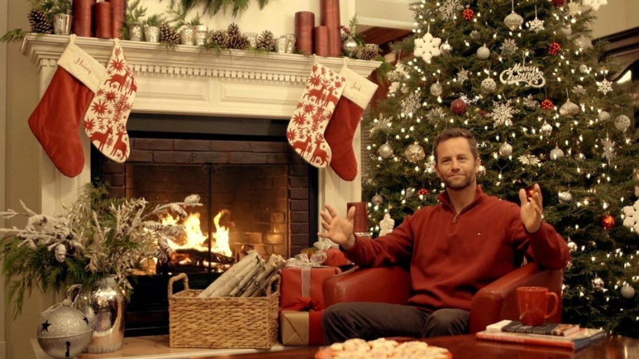 Saving Christmas (2014) backdrop artwork