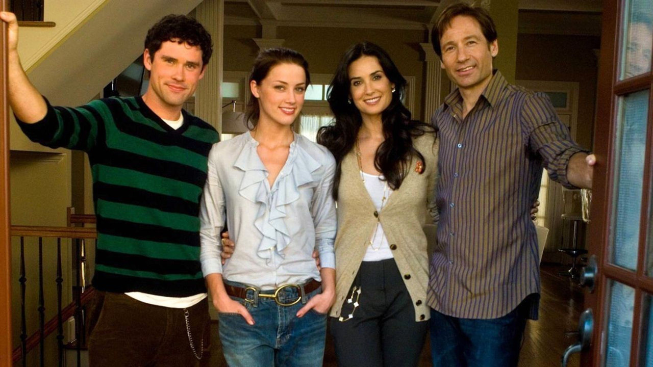 The Joneses (2010) backdrop artwork