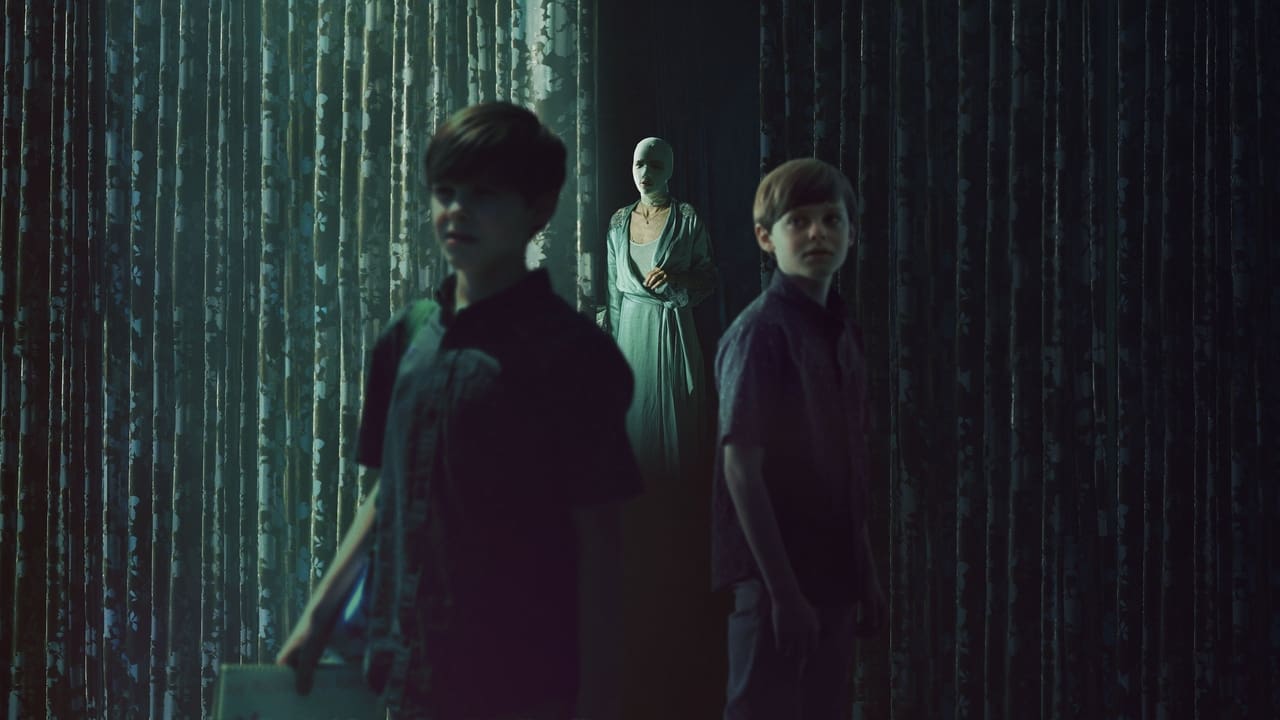 Goodnight Mommy (2022) backdrop artwork