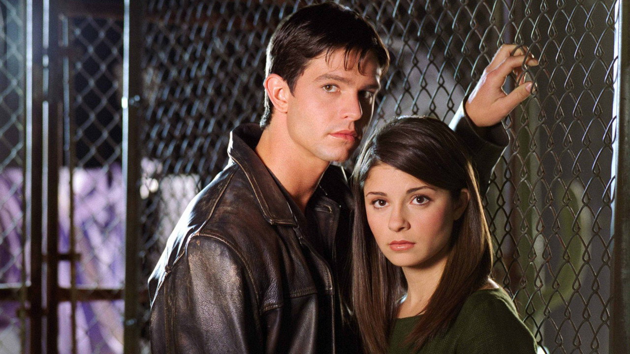 Roswell (1999) series backdrop artwork