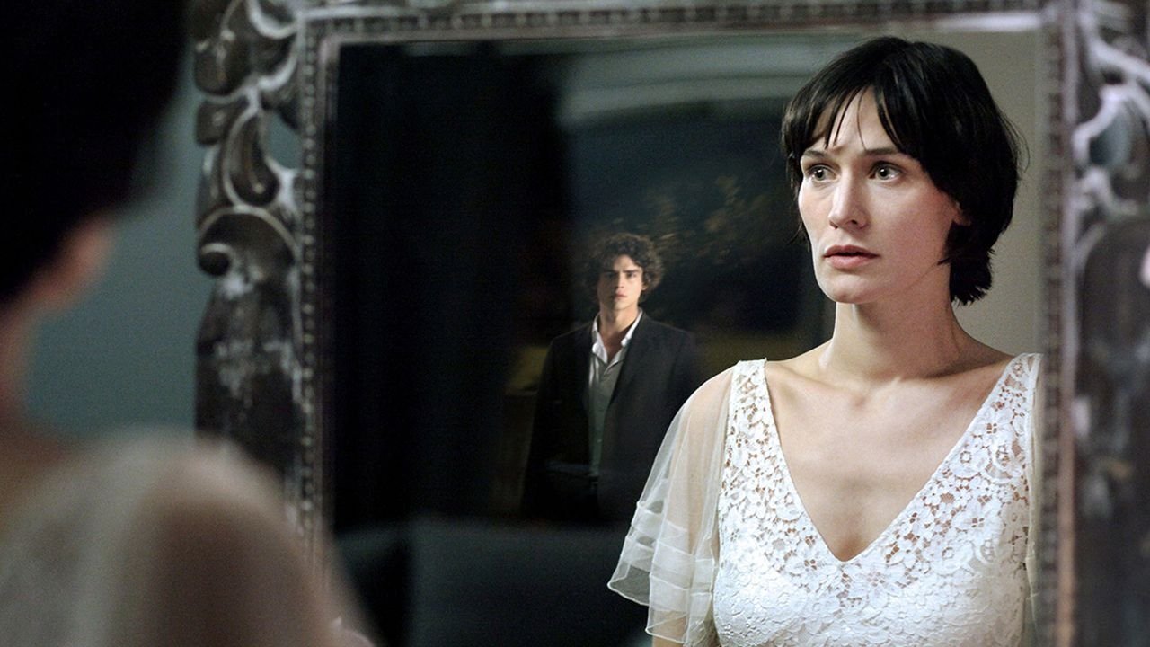 The Returned (2012) series backdrop artwork