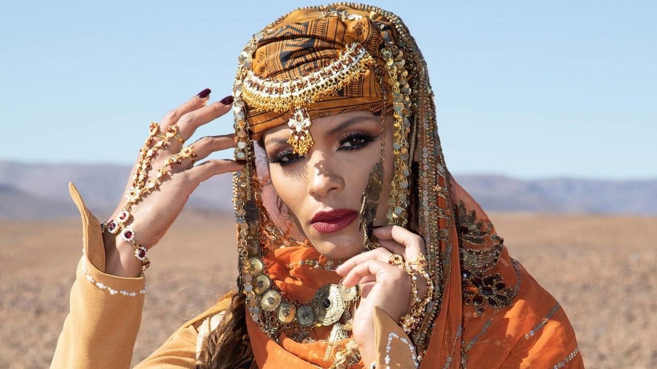 Jezabel (2019) series backdrop artwork